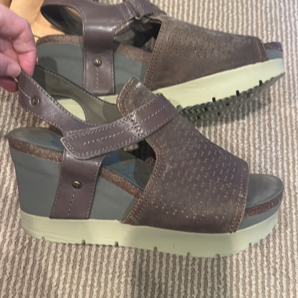 NEW OTBT waypoint distressed wedge Brown Wedge Sandals size 9 - Picture 4 of 12
